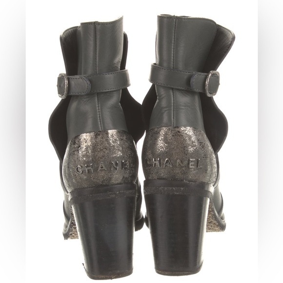 Chanel 2014 charcoal ankle boots - Picture 2 of 13